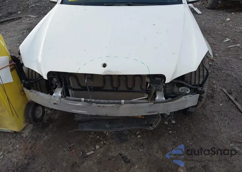 2010 Mercedes-Benz E 350 from USA, damaged, VIN WDDHF5GB7AA257390